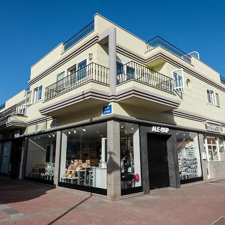 Edificio Playa Apartman *