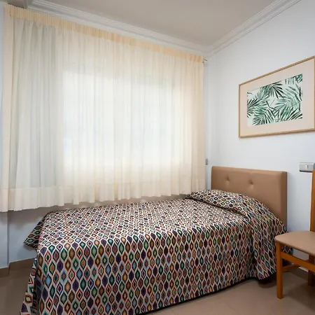 埃迪菲西奥广场公寓 *